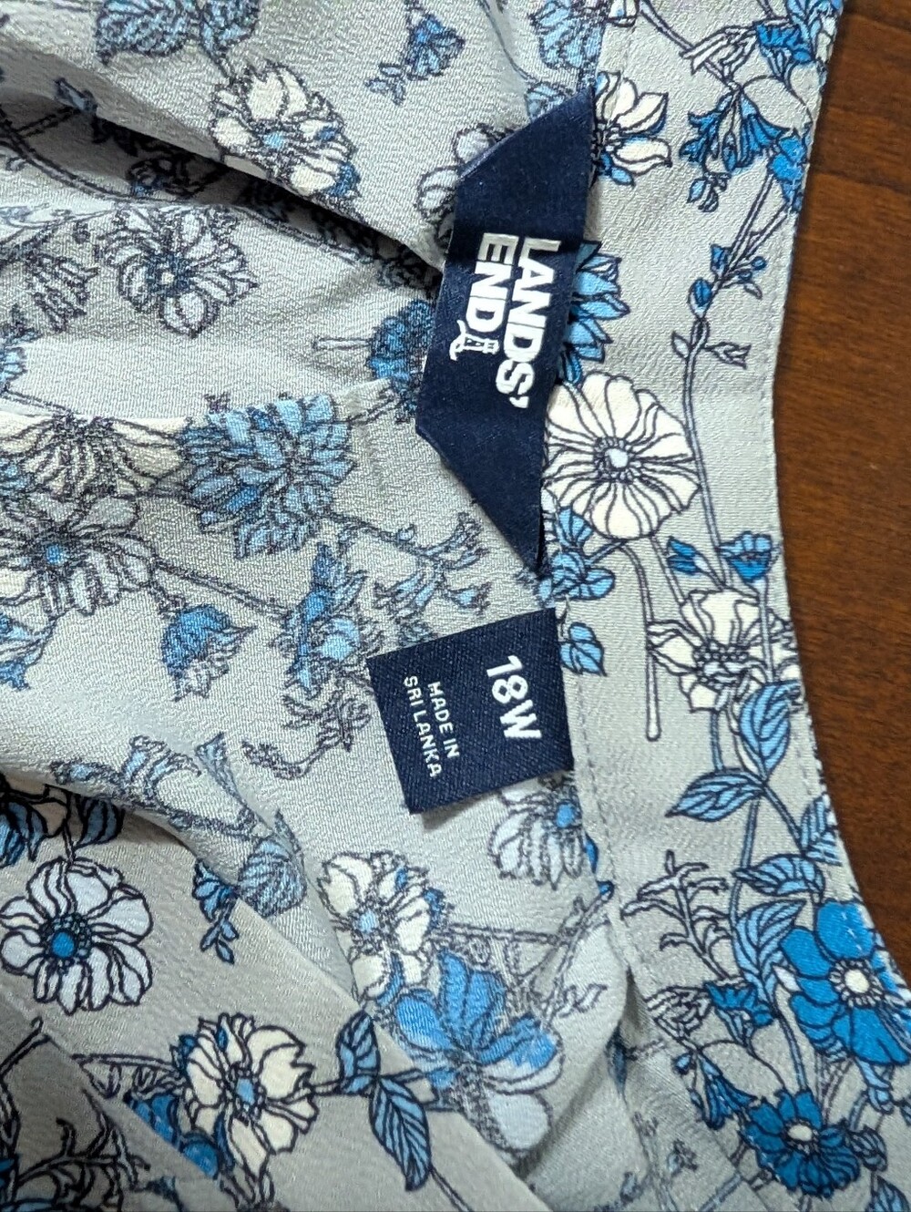 Chase Bank Lands End Apparel Floral Blouse - Picture 6 of 7